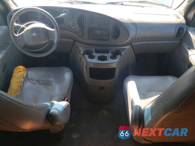 Zdjęcie 8 z 13 samochodu: 2005 FORD E150 DELIVERY VAN VIN:1FTRE14W65HB31083 - miniatura