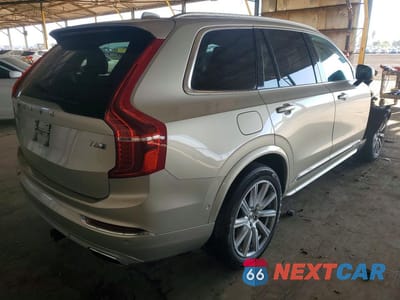 Trzecie zdjęcie samochodu z tyłu: 2016 VOLVO XC90 T6 VIN:YV4A22PL3G1036230 - miniatura