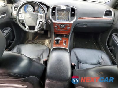 Zdjęcie 8 z 12 samochodu: 2012 CHRYSLER 300 LIMITED VIN:2C3CCACG3CH277524 - miniatura