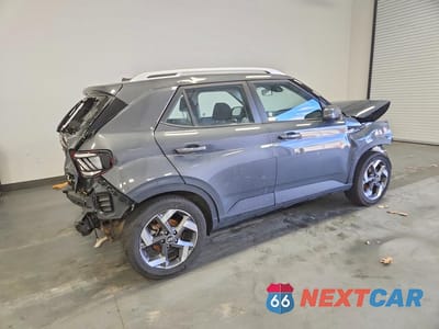 Trzecie zdjęcie samochodu z tyłu: 2025 HYUNDAI VENUE SEL VIN:KMHRC8A30SU391454 - miniatura