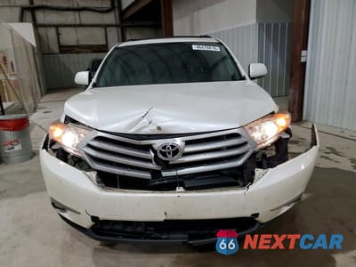 Piąte zdjęcie samochodu w środku: 2013 TOYOTA HIGHLANDER LIMITED VIN:5TDDK3EH6DS183161 - miniatura
