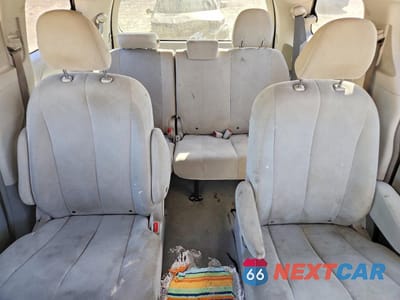 Zdjęcie 10 z 14 samochodu: 2011 TOYOTA SIENNA BASE 7-PASSENGER VIN:5TDKA3DCXBS001202 - miniatura