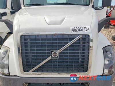Zdjęcie 9 z 10 samochodu: 2017 VOLVO VNL SEMI TRUCK VIN:4V4N39TG7HN987967 - miniatura