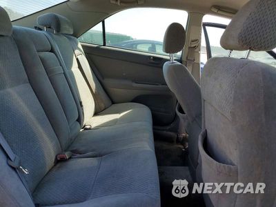 Zdjęcie 10 z 11 samochodu: 2004 TOYOTA CAMRY LE VIN:4T1BE32KX4U359117 - miniatura