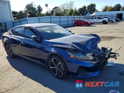 Czwarte zdjęcie samochodu z boku: 2023 NISSAN ALTIMA 2.5 SR VIN:1N4BL4CV1PN410419 - miniatura