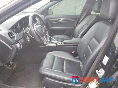 Zdjęcie 7 z 11 samochodu: 2012 MERCEDES-BENZ C 250 4MATIC VIN:WDDGF8FB3CA735614 - miniatura