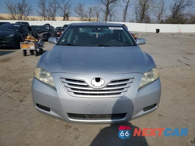 Piąte zdjęcie samochodu w środku: 2007 TOYOTA CAMRY LE VIN:4T1BE46K87U188842 - miniatura