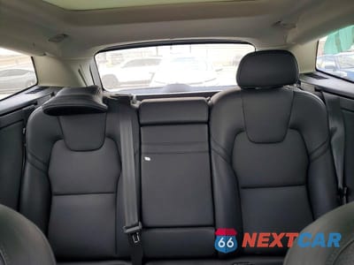 Zdjęcie 10 z 13 samochodu: 2022 VOLVO XC60 B5 MOMENTUM VIN:YV4L12DK9N1964127 - miniatura