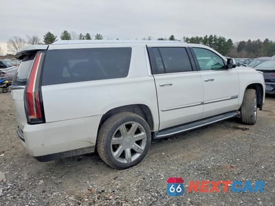Trzecie zdjęcie samochodu z tyłu: 2020 CADILLAC ESCALADE ESV LUXURY VIN:1GYS4HKJ4LR130505 - miniatura