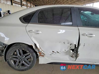 Zdjęcie 10 z 12 samochodu: 2020 KIA FORTE GT LINE VIN:3KPF34ADXLE252442 - miniatura