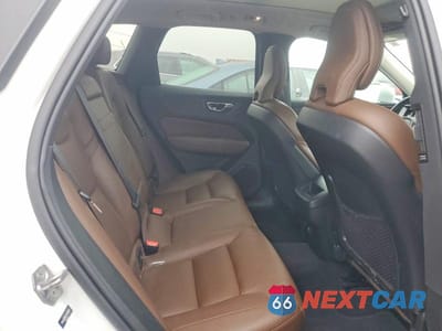 Zdjęcie 10 z 11 samochodu: 2020 VOLVO XC60 T6 MOMENTUM VIN:YV4A22RK2L1516905 - miniatura