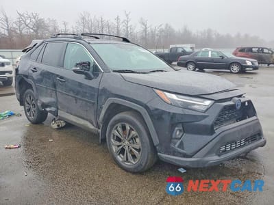 Czwarte zdjęcie samochodu z boku: 2023 TOYOTA RAV4 HYBRID XLE PREMIUM VIN:4T3B6RFV3PU116569 - miniatura