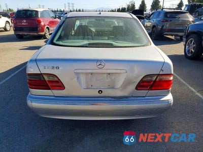 Zdjęcie 6 z 11 samochodu: 2001 MERCEDES-BENZ E 320 VIN:WDBJF65J61B277103 - miniatura
