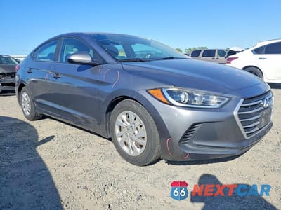 Czwarte zdjęcie samochodu z boku: 2018 HYUNDAI ELANTRA SE VIN:5NPD74LF4JH284550 - miniatura