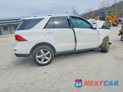 Trzecie zdjęcie samochodu z tyłu: 2018 MERCEDES-BENZ GLE 350 4MATIC VIN:4JGDA5HB3JB144449 - miniatura