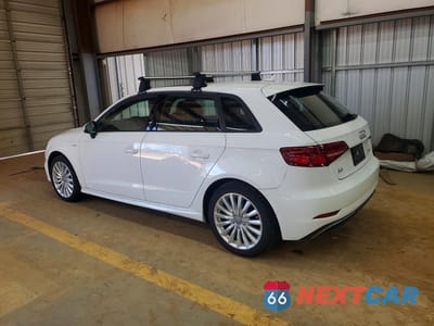 Drugie zdjęcie samochodu z przodu: 2017 AUDI A3 E-TRON HATCHBACK PREMIUM VIN:WAUUPBFF5HA074165 - miniatura