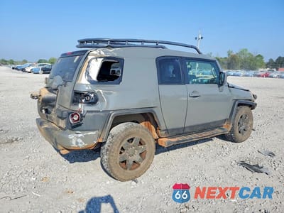 Trzecie zdjęcie samochodu z tyłu: 2007 TOYOTA FJ CRUISER BASE VIN:JTEBU11F570087681 - miniatura
