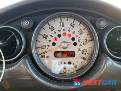 Zdjęcie 9 z 12 samochodu: 2003 MINI COOPER VIN:WMWRC33473TJ52078 - miniatura