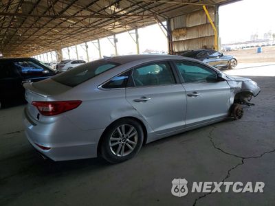 Trzecie zdjęcie samochodu z tyłu: 2017 HYUNDAI SONATA BASE VIN:5NPE24AF9HH507181 - miniatura