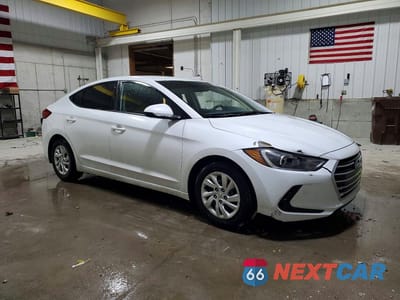 Czwarte zdjęcie samochodu z boku: 2018 HYUNDAI ELANTRA SE VIN:5NPD74LF7JH334180 - miniatura