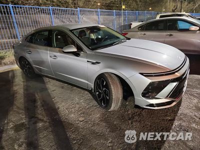 Czwarte zdjęcie samochodu z boku: 2025 HYUNDAI SONATA SEL VIN:KMHL64JA5SA438984 - miniatura