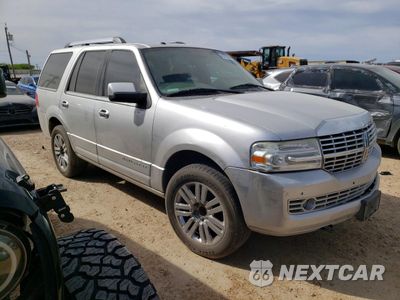 Czwarte zdjęcie samochodu z boku: 2010 LINCOLN NAVIGATOR VIN:5LMJJ2H5XAEJ03999 - miniatura