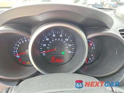 Zdjęcie 9 z 12 samochodu: 2012 KIA SOUL + VIN:KNDJT2A67C7480589 - miniatura