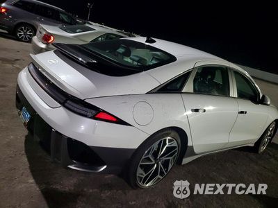 Trzecie zdjęcie samochodu z tyłu: 2025 HYUNDAI IONIQ 6 SEL VIN:KMHM34AC2SA093346 - miniatura