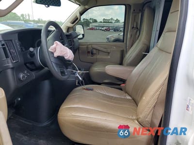 Zdjęcie 7 z 14 samochodu: 2022 CHEVROLET EXPRESS 2500 CARGO EXT UTILITY / SERVICE VAN VIN:1GCWGBFP4N1269786 - miniatura