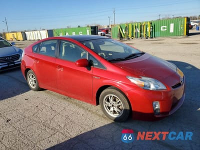 Czwarte zdjęcie samochodu z boku: 2011 TOYOTA PRIUS THREE VIN:JTDKN3DUXB0267481 - miniatura