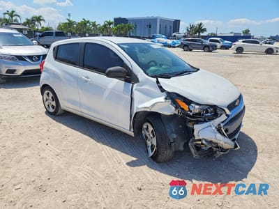 Czwarte zdjęcie samochodu z boku: 2019 CHEVROLET SPARK LS VIN:KL8CB6SA4KC710965 - miniatura