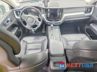 Zdjęcie 8 z 12 samochodu: 2018 VOLVO XC60 T6 MOMENTUM VIN:YV4A22RK3J1012408 - miniatura
