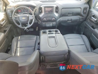 Zdjęcie 8 z 11 samochodu: 2022 CHEVROLET SILVERADO K1500 VIN:1GCRDAED1NZ517128 - miniatura