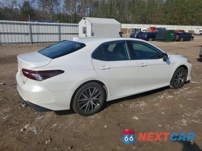Trzecie zdjęcie samochodu z tyłu: 2022 TOYOTA CAMRY HYBRID XLE VIN:4T1F31AK9NU582490 - miniatura