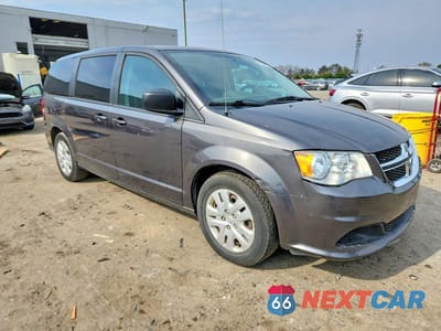 Czwarte zdjęcie samochodu z boku: 2018 DODGE GRAND CARAVAN SE VIN:2C4RDGBG4JR170707 - miniatura