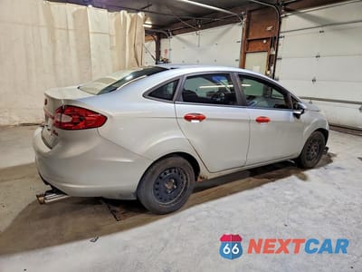 Trzecie zdjęcie samochodu z tyłu: 2013 FORD FIESTA SE VIN:3FADP4BJ8DM207383 - miniatura