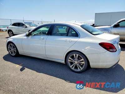 Drugie zdjęcie samochodu z przodu: 2015 MERCEDES-BENZ C 300 VIN:55SWF4JB9FU090743 - miniatura