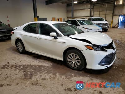 Czwarte zdjęcie samochodu z boku: 2019 TOYOTA CAMRY HYBRID LE VIN:4T1B31HKXKU517101 - miniatura