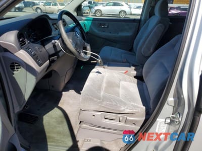 Zdjęcie 7 z 13 samochodu: 2004 HONDA ODYSSEY EX VIN:5FNRL18694B062016 - miniatura