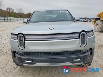 Piąte zdjęcie samochodu w środku: 2025 RIVIAN R1T ADVENTURE VIN:7FCTGBAA3SN037989 - miniatura