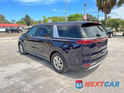 Trzecie zdjęcie samochodu z tyłu: 2023 KIA CARNIVAL LX VIN:KNDNB4H37P6215209 - miniatura