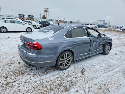 Trzecie zdjęcie samochodu z tyłu: 2017 VOLKSWAGEN PASSAT R-LINE VIN:1VWDT7A33HC067015 - miniatura