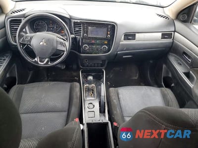 Zdjęcie 8 z 13 samochodu: 2017 MITSUBISHI OUTLANDER ES VIN:JA4AD2A31HZ023088 - miniatura