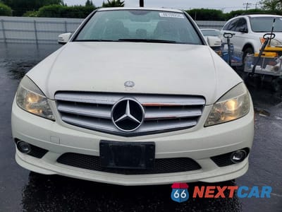 Piąte zdjęcie samochodu w środku: 2010 MERCEDES-BENZ C 300 VIN:WDDGF5EB2AF400604 - miniatura