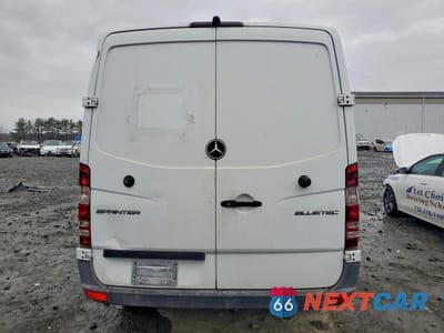 Zdjęcie 6 z 13 samochodu: 2014 MERCEDES-BENZ SPRINTER 2500 VIN:WD3PE7CC6E5835572 - miniatura