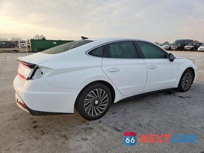 Trzecie zdjęcie samochodu z tyłu: 2023 HYUNDAI SONATA HYBRID SEL VIN:KMHL34JJ7PA081775 - miniatura