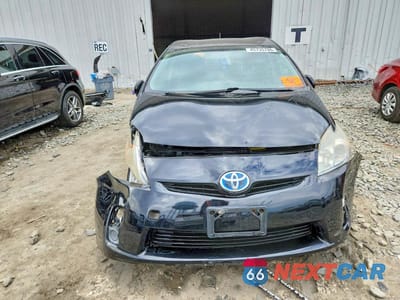 Piąte zdjęcie samochodu w środku: 2011 TOYOTA PRIUS TWO VIN:JTDKN3DUXB1363248 - miniatura