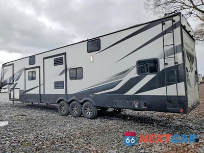 Trzecie zdjęcie samochodu z tyłu: 2021 KEYSTONE VOLTAGE CAMPER VIN:4YDF42739MZ990980 - miniatura