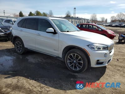 Czwarte zdjęcie samochodu z boku: 2016 BMW X5 XDRIVE35I VIN:5UXKR0C5XG0P29105 - miniatura