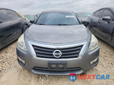 Piąte zdjęcie samochodu w środku: 2015 NISS ALTIMA SV VIN:1N4AL3AP0FC236086 - miniatura